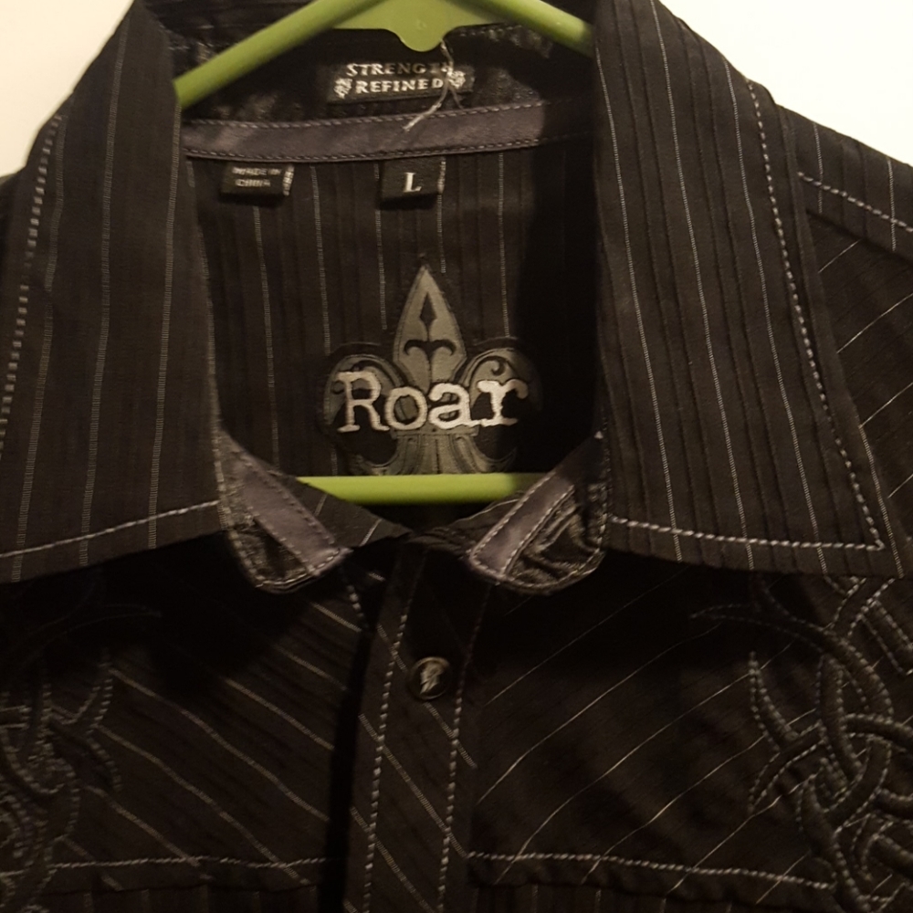 Shirt - Picture 2 of 3